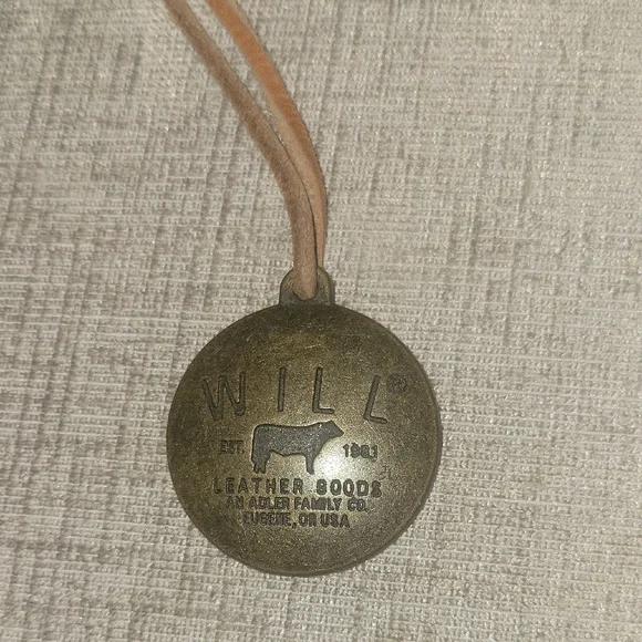 Will Leather Goods Red and Green Shoulder Bag with Floral Design - Picture 3 of 7